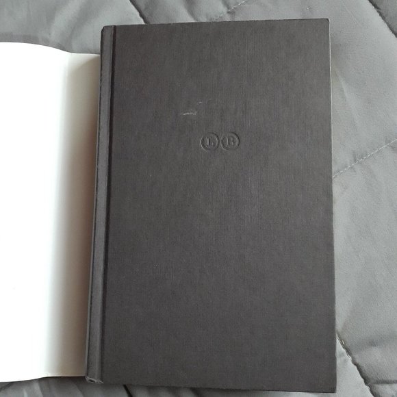 The Casual Vacancy by J. K. Rowling First Printing (2012, Hardcover) - Picture 8 of 16